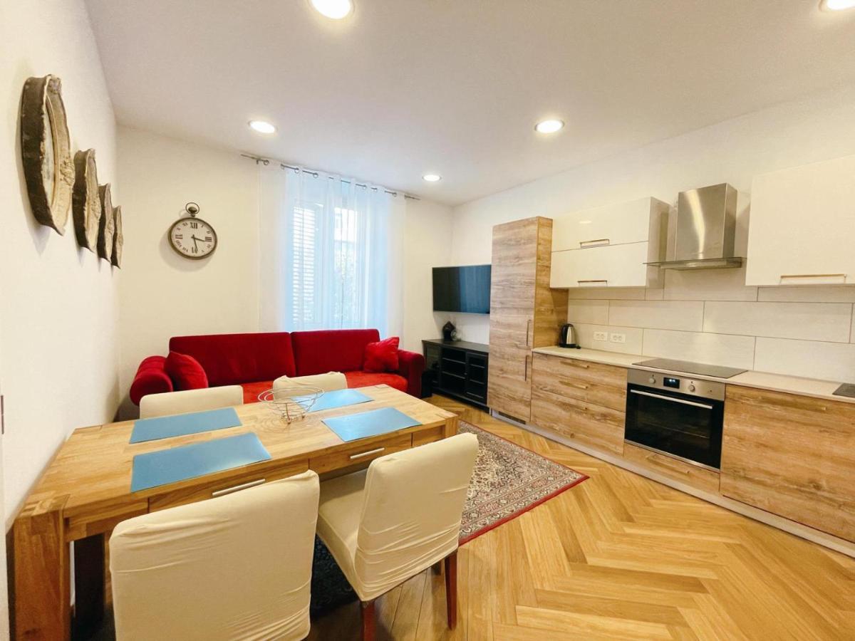 Apartment Candy Pula Exterior photo